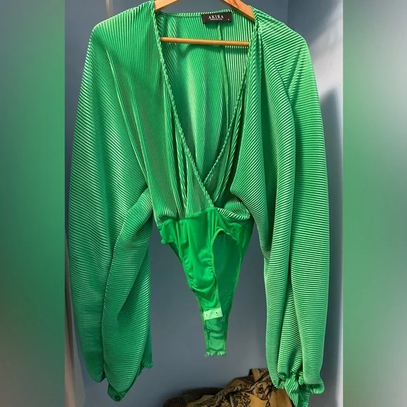 Akira green top/ bodysuit - Picture 1 of 5